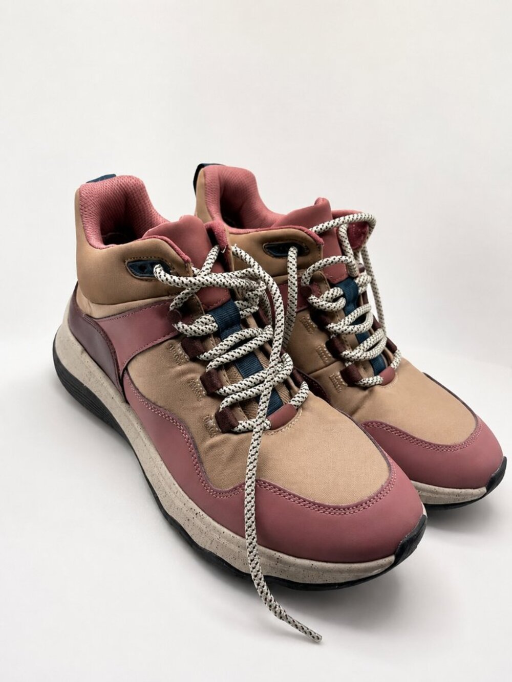 Clarks Collection Mauve & Taupe Comfort Lace-Up Sneakers Women's